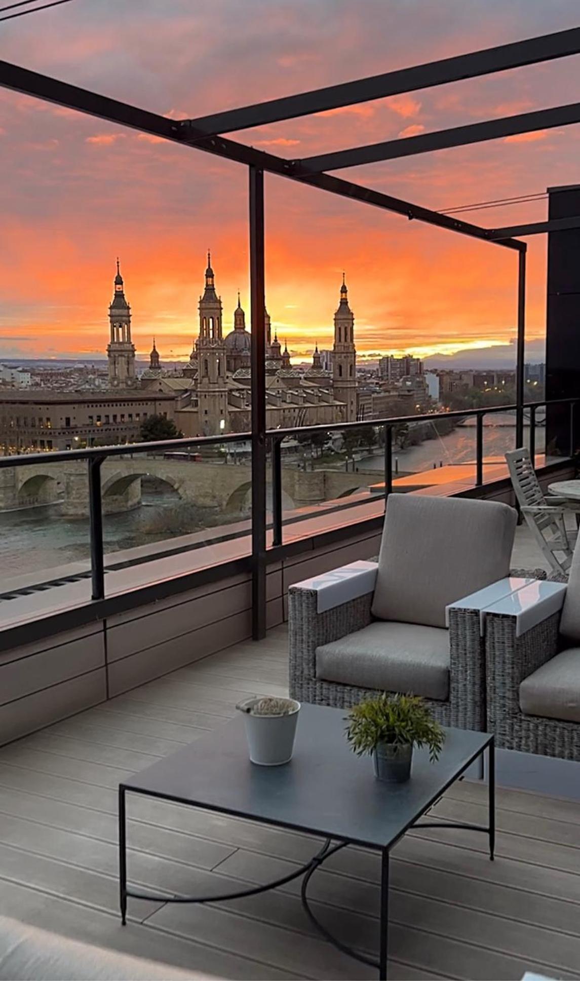 Atico Mejores Vistas Al Pilar Jacuzzi Y Garaje サラゴサ エクステリア 写真